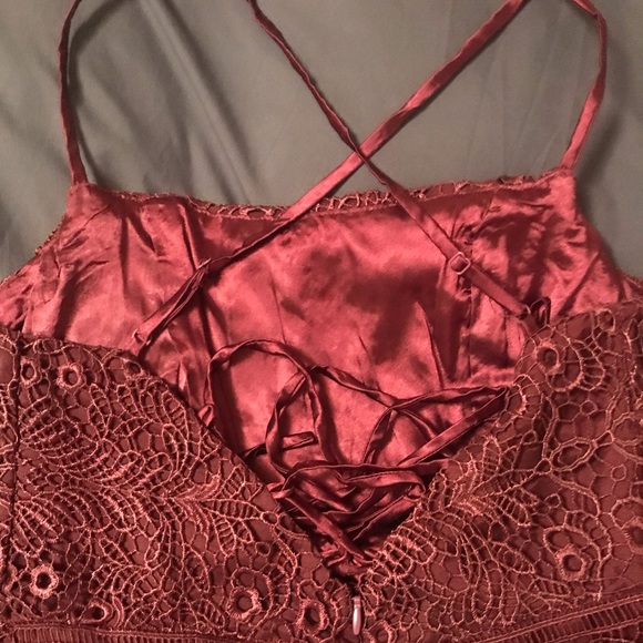 Lulus burgundy lace midi new dress size L - Picture 3 of 7